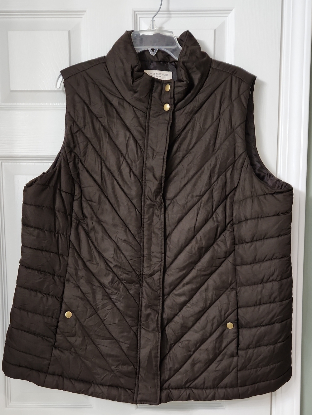 Jones New York Quilted Puffer Vest in Brown with Gold-Tone Snaps